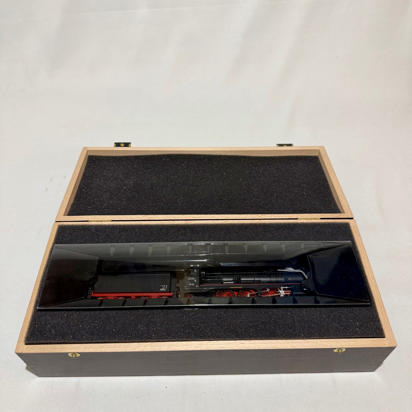 Märklin 37115 Dampflokomotive BR 18.1 DB