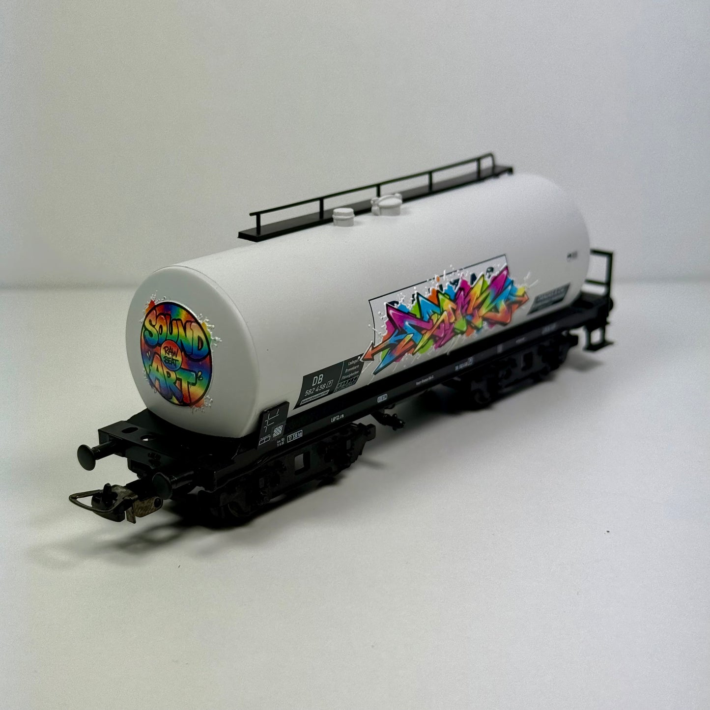 Piko 72011 Kesselwagen mit Graffiti DC H0