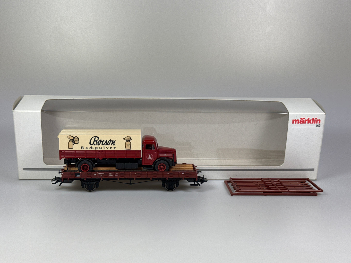 Märklin 46361 Güterwagen/ Rungenwagen mit LKW "Boeson" H0