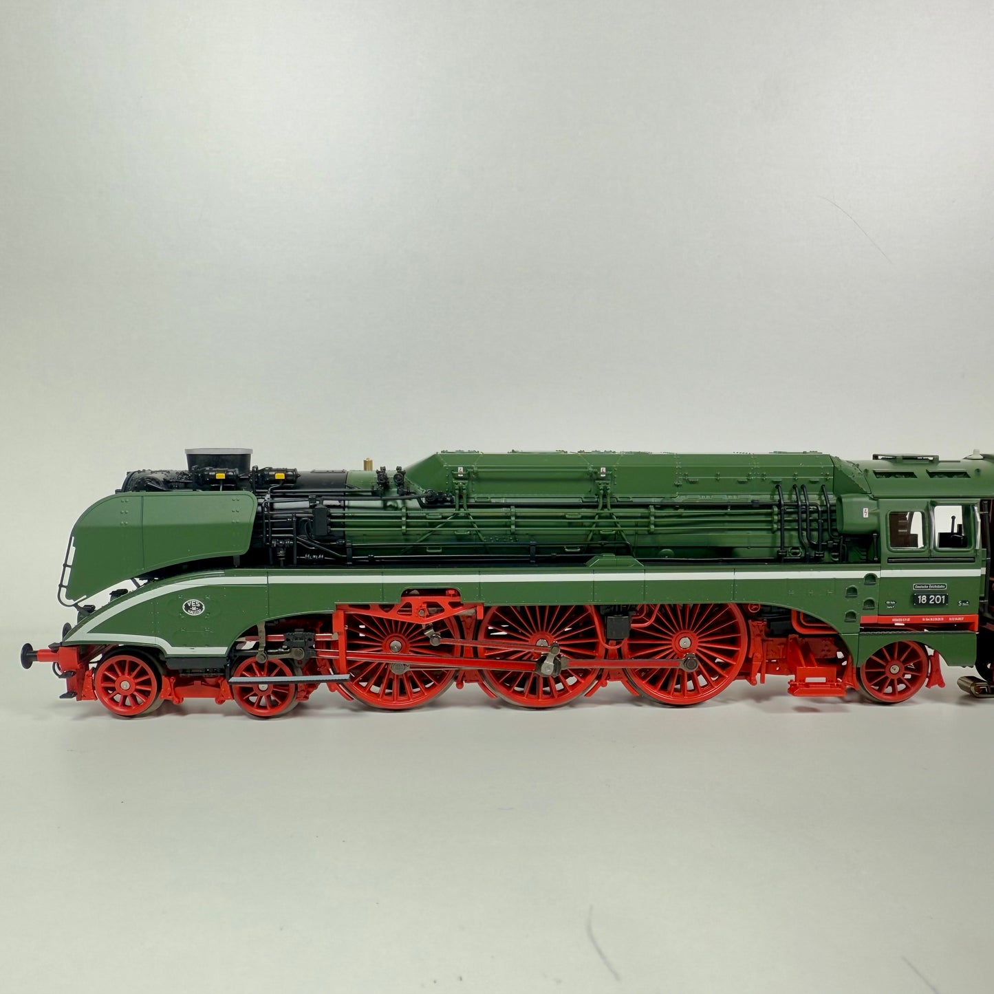 Märklin 38201 Dampflokomotive 18 201 MFX+Sound H0