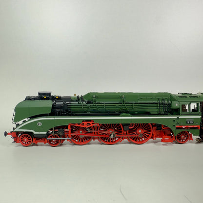 Märklin 38201 Dampflokomotive 18 201 MFX+Sound H0