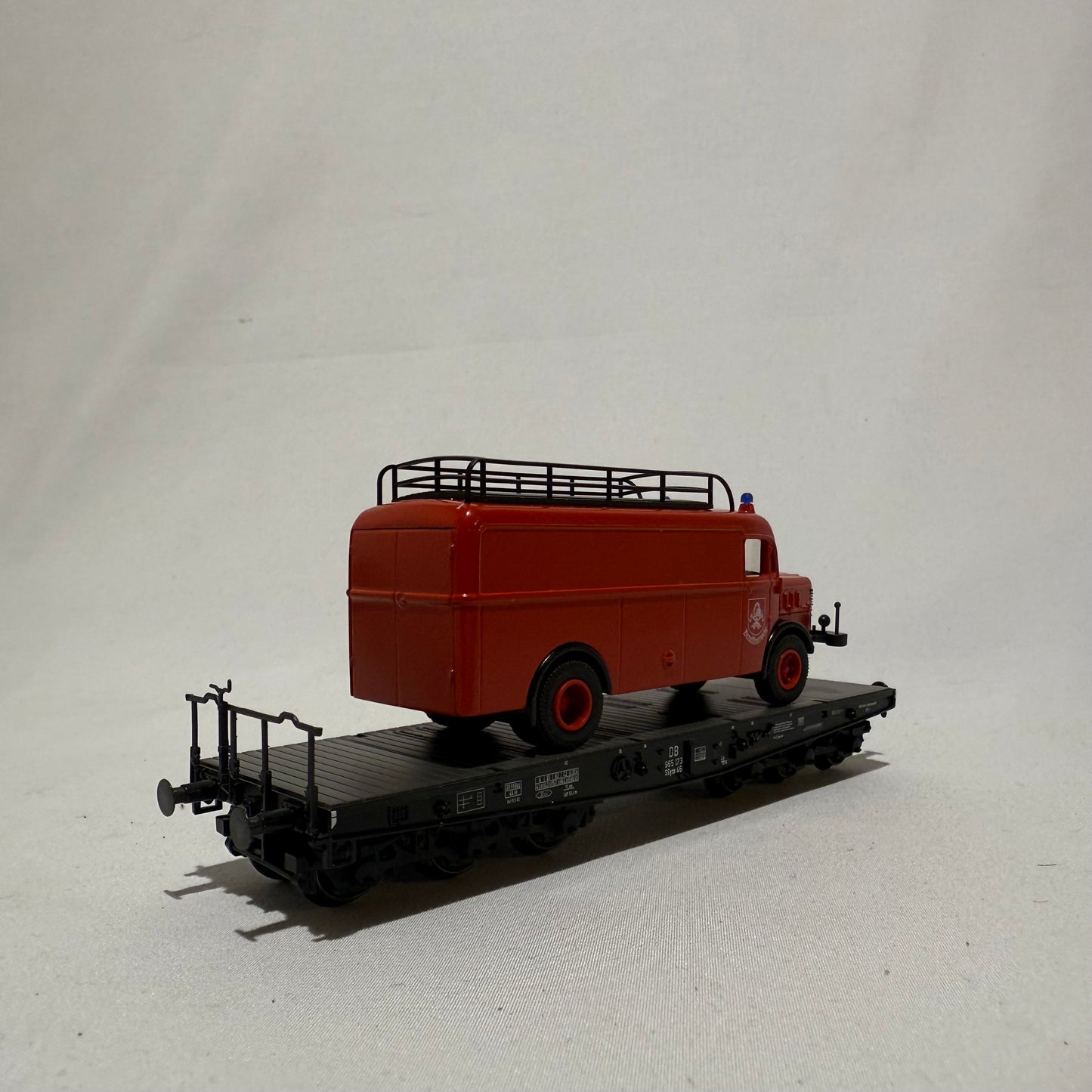 Märklin 48755 Schwerlast-Flachwagen mit Feuerwehr