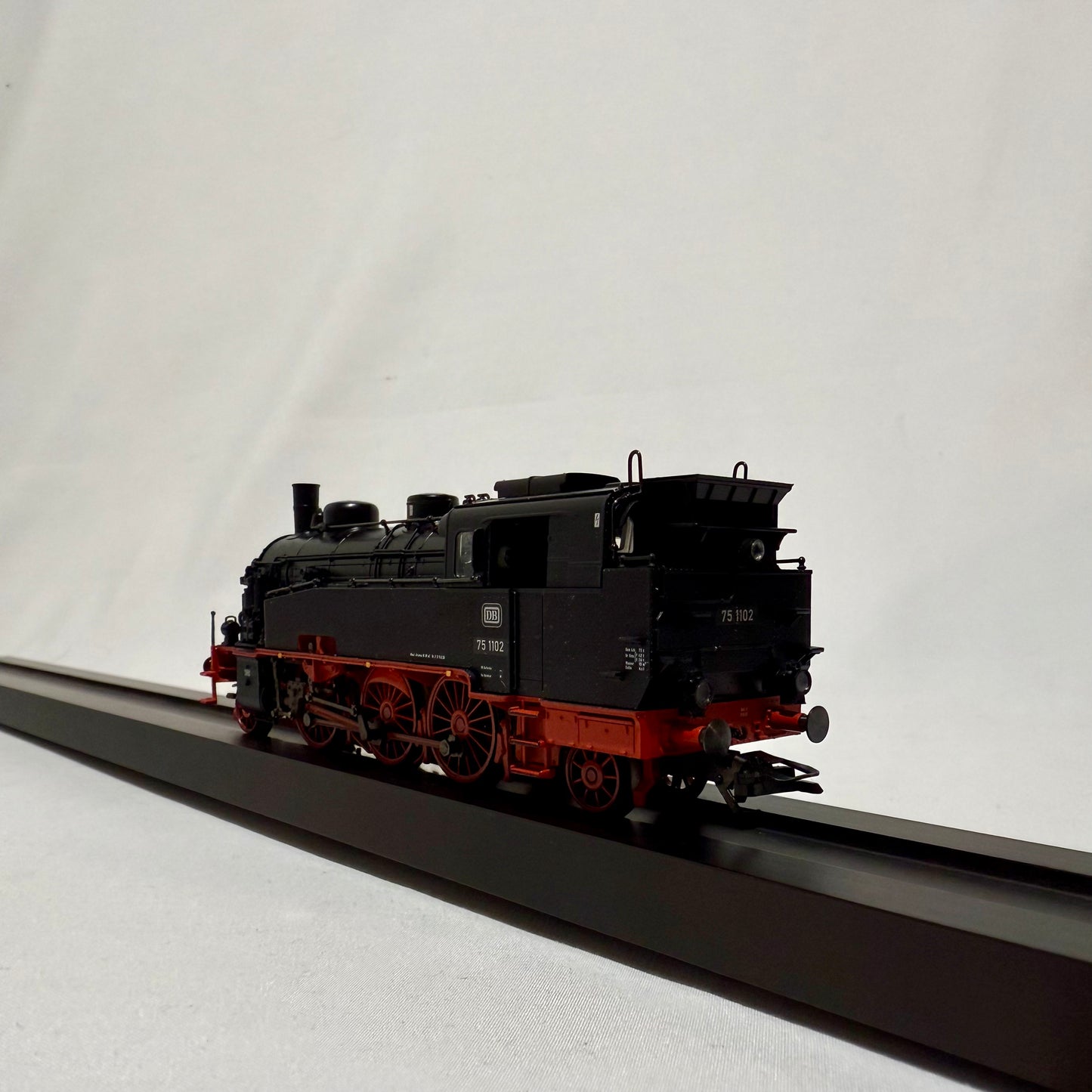 Märklin 39753 Dampflokomotive BR 75.4 DB