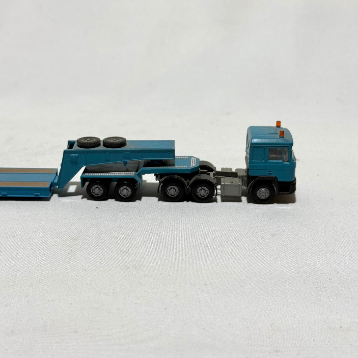 Wiking Tieflader "MAN" H0