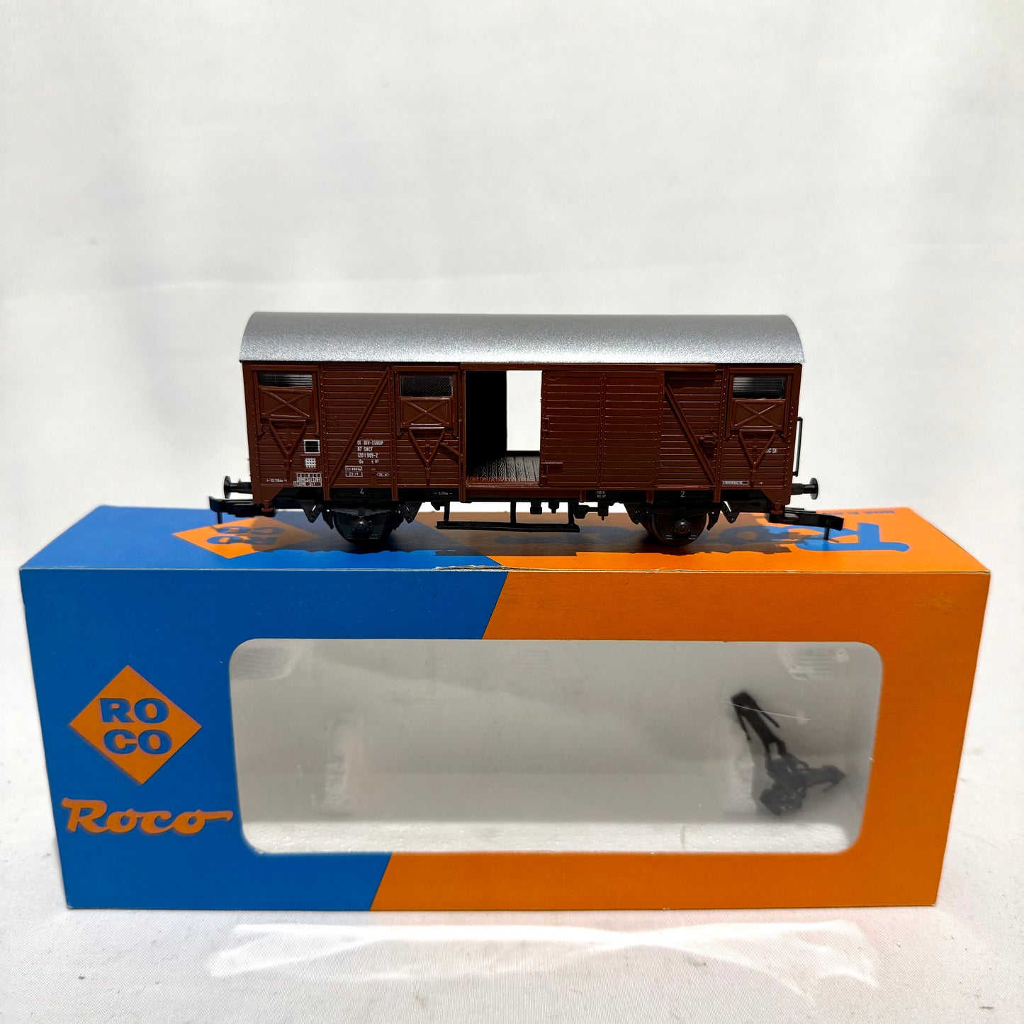 Roco 4377 gedeckter Güterwagen DC H0