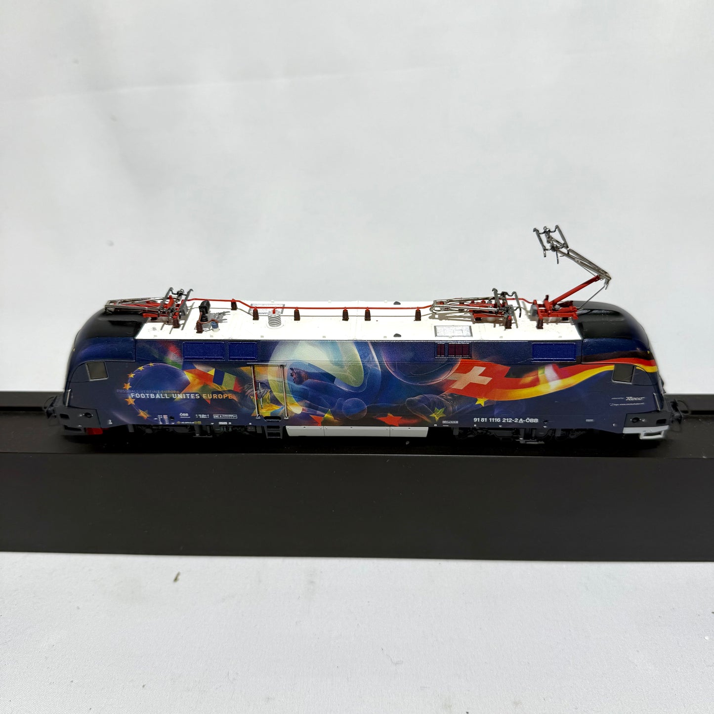Roco 7500062 Elektrolokomotive Rh 1116 „Fußball vereint Europa“ ÖBB H0