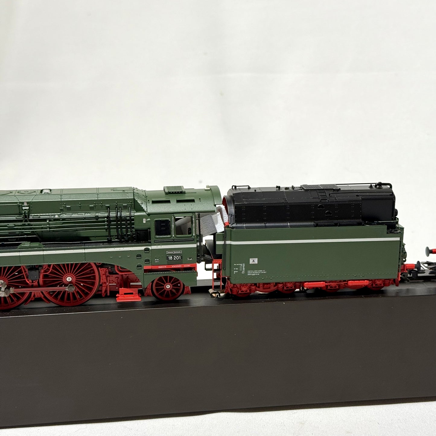 Märklin 38201 Dampflokomotive 18 201 MFX+Sound H0