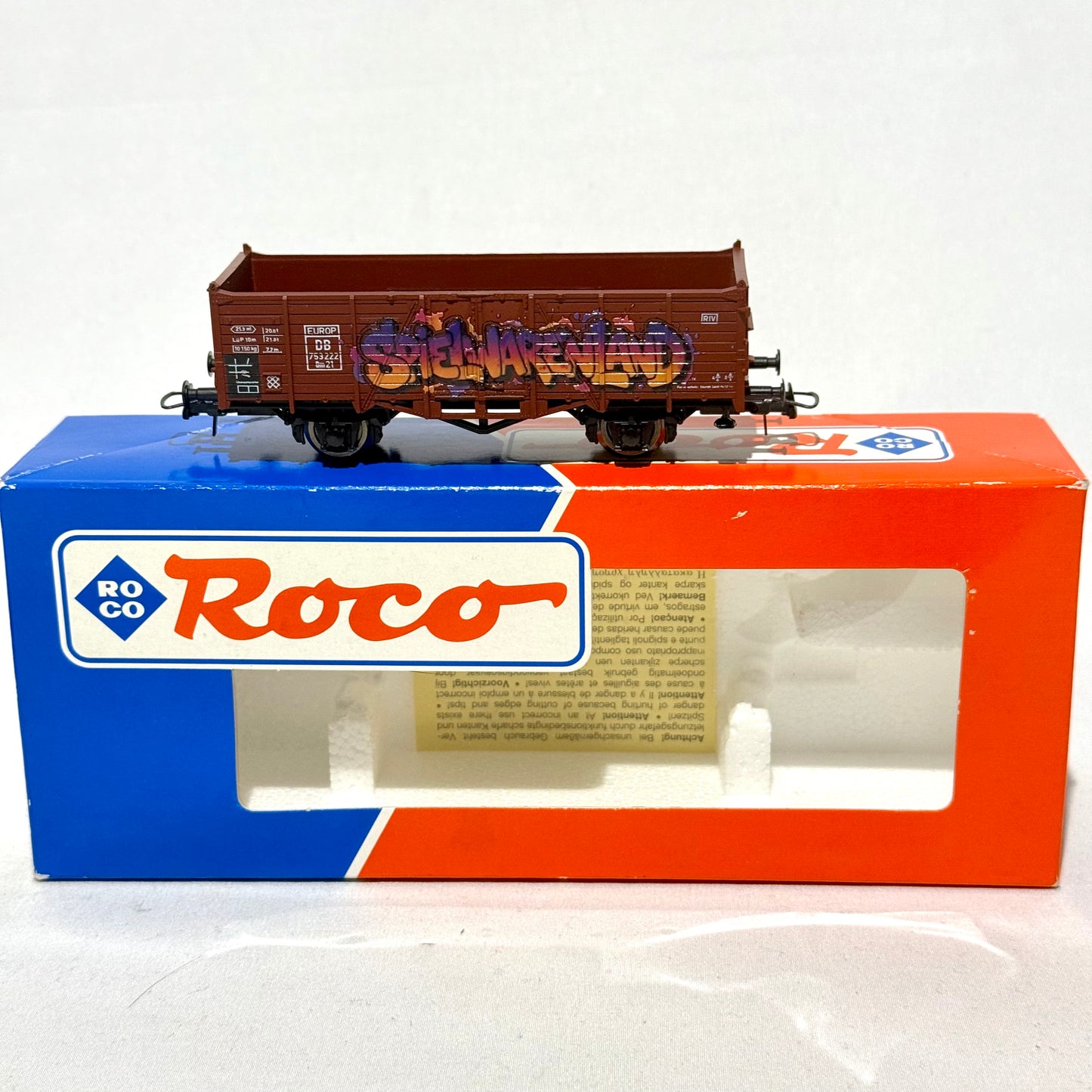 Roco 46058 Güterwagen mit Graffiti AC H0