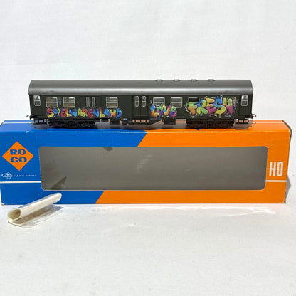 Roco 4254 Personenwagen mit Graffiti DC H0