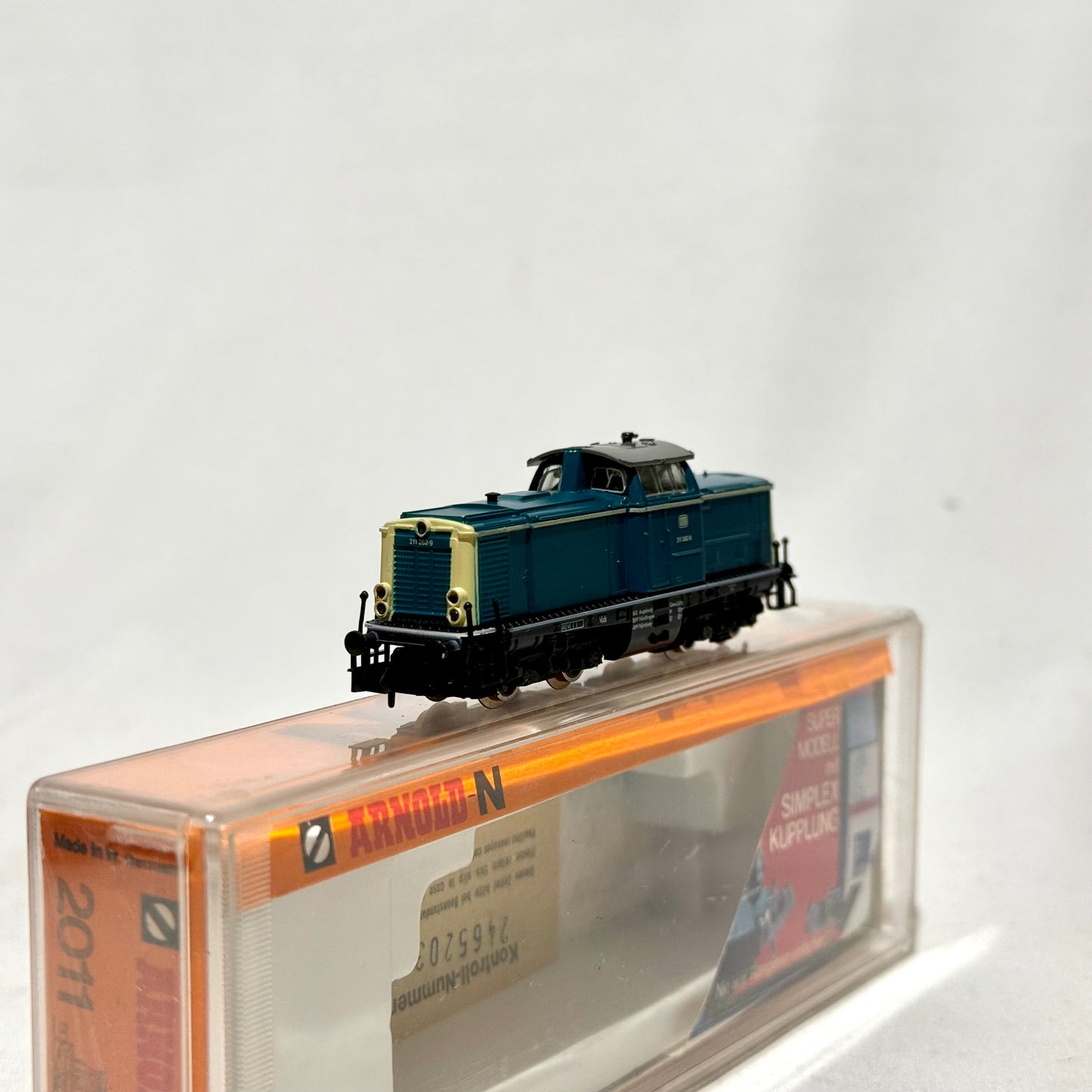 Arnold 2011 Diesellokomotive BR 211 DC Spur N