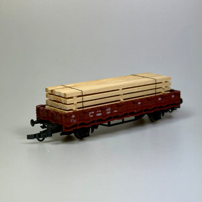 Roco Güterwagen mit Holzladung DB DC H0