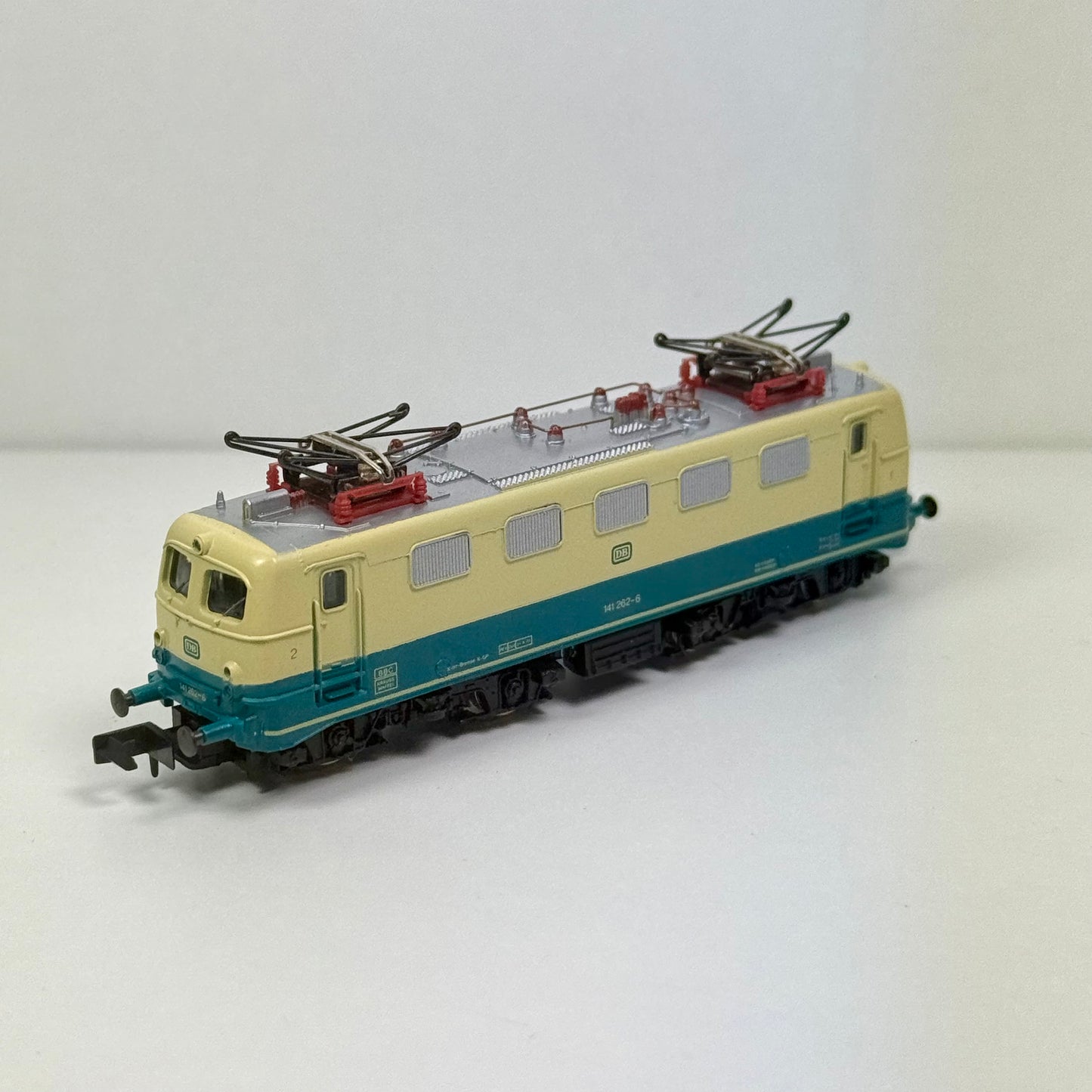 Arnold 2322 Elektrolokomotive E 141 DB DC Spur N