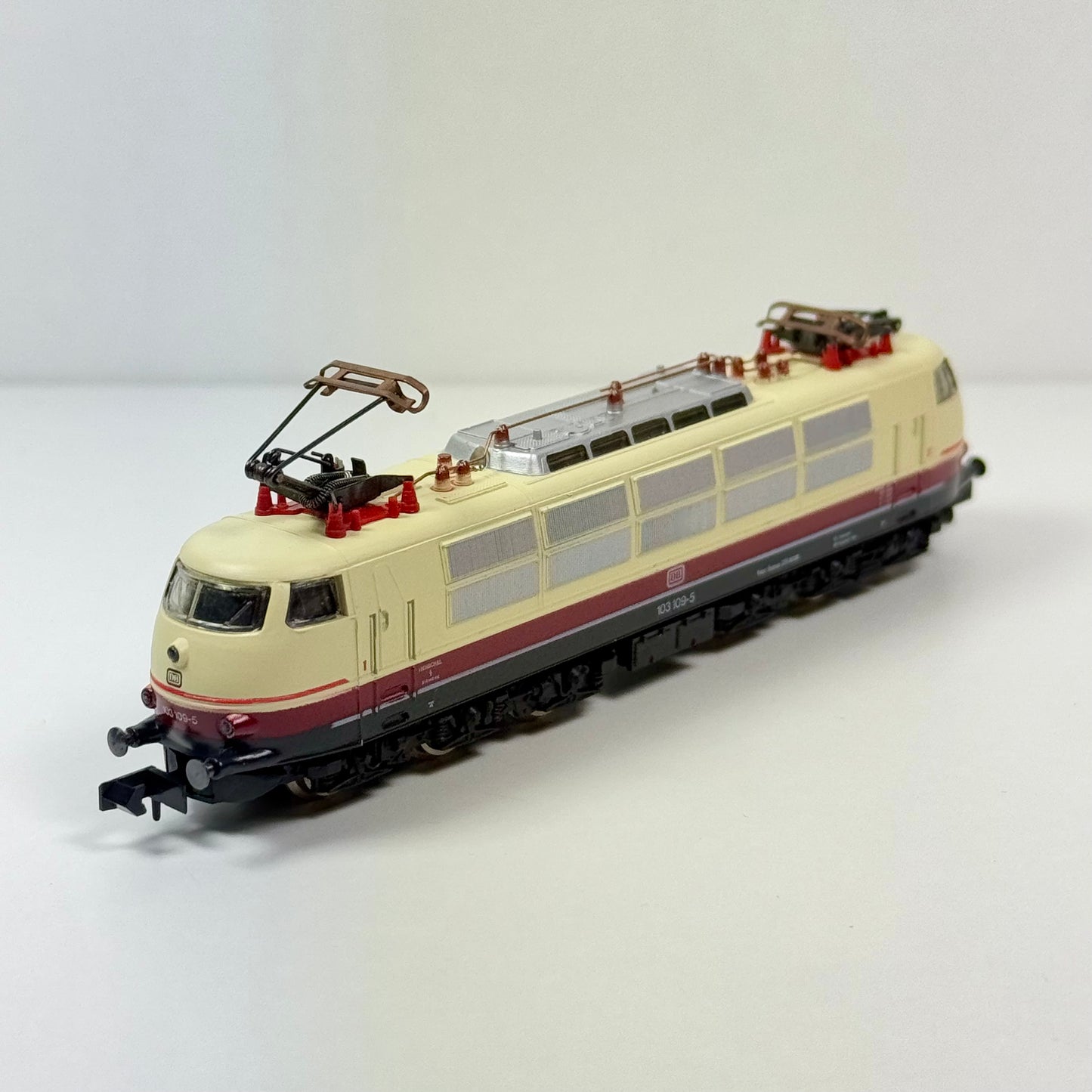 Arnold 2350 Elektrolokomotive E 103 DB DC Spur N