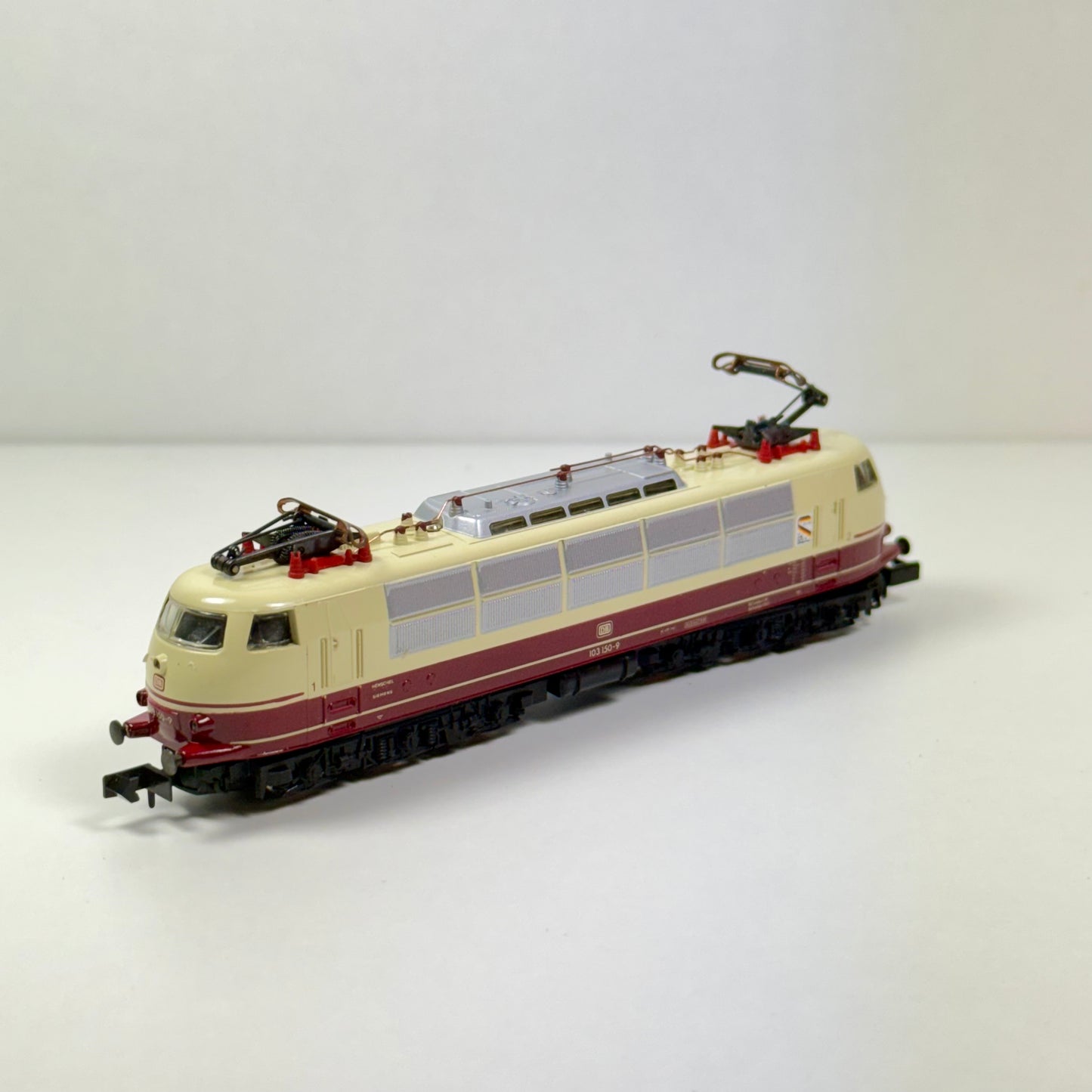 Arnold 2352 Elektrolokomotive E 103 DB DC Spur N