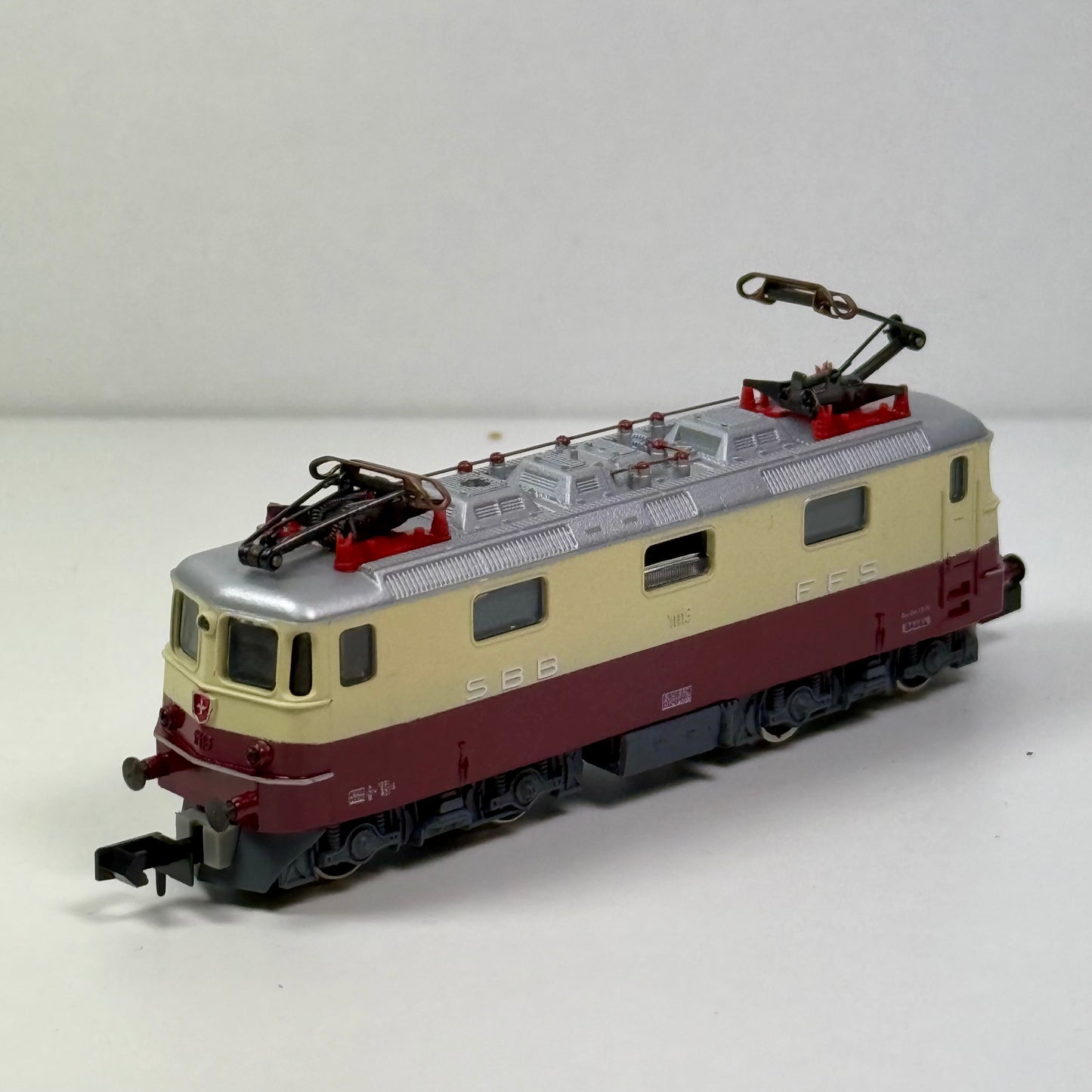 Arnold 2412 Elektrolokomotive E 1118 SBB DC Spur N