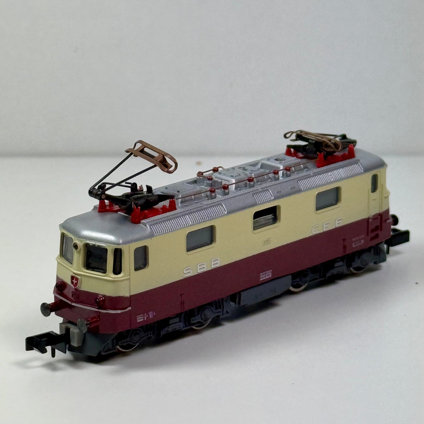 Arnold 2412 Elektrolokomotive E 1118 SBB DC Spur N