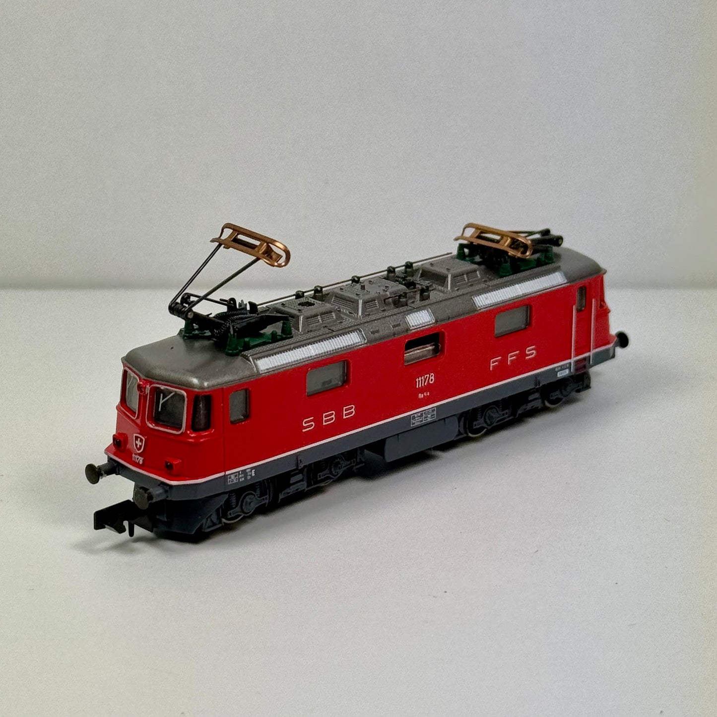 Arnold 2415 Elektrolokomotive E 11178 SBB DC Spur N