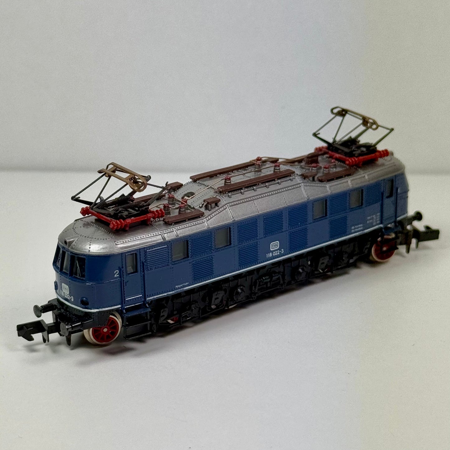 Arnold 2455 Elektrolokomotive BR E 118 DB DC Spur N