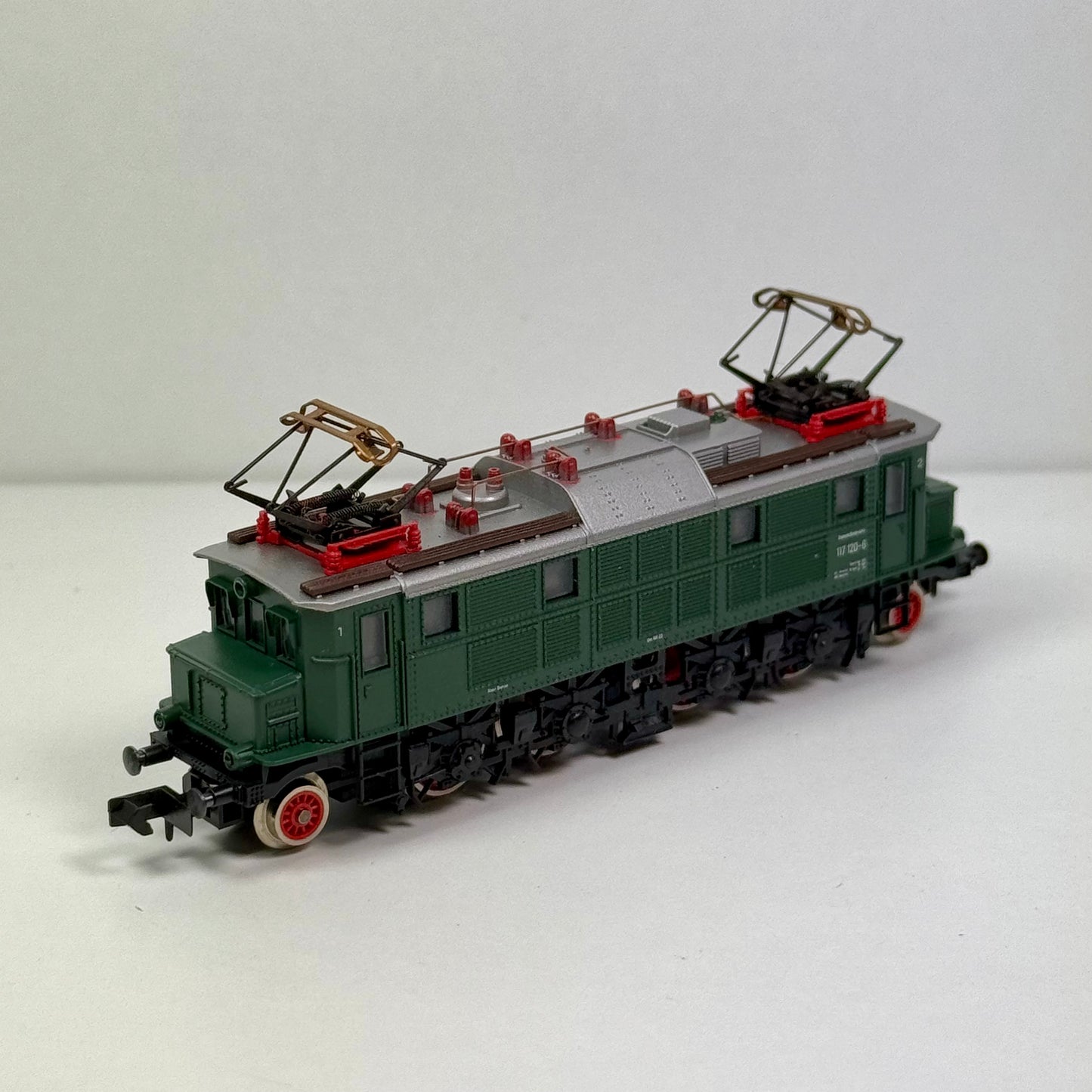 Arnold 2456 Elektrolokomotive BR E 117 DB DC Spur N