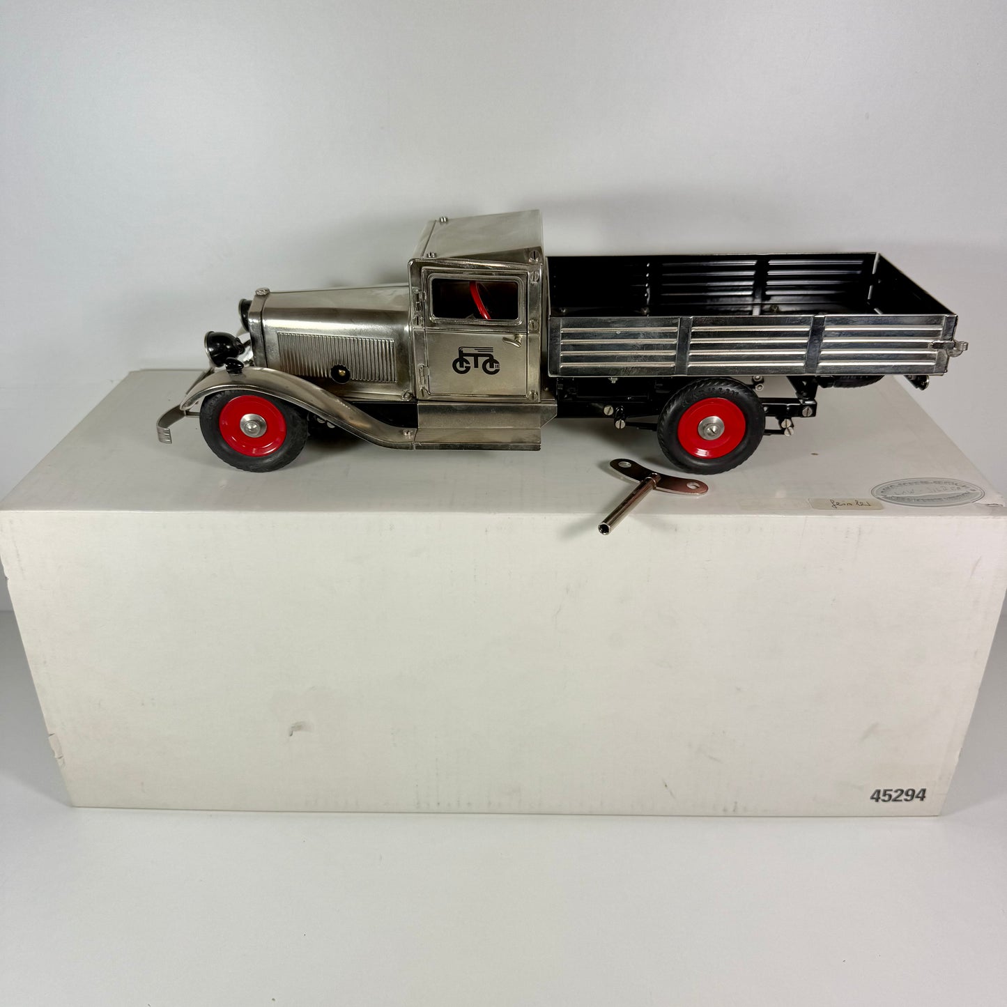 Märklin Metall Mercedes Lieferwagen "vernickelt" 45294