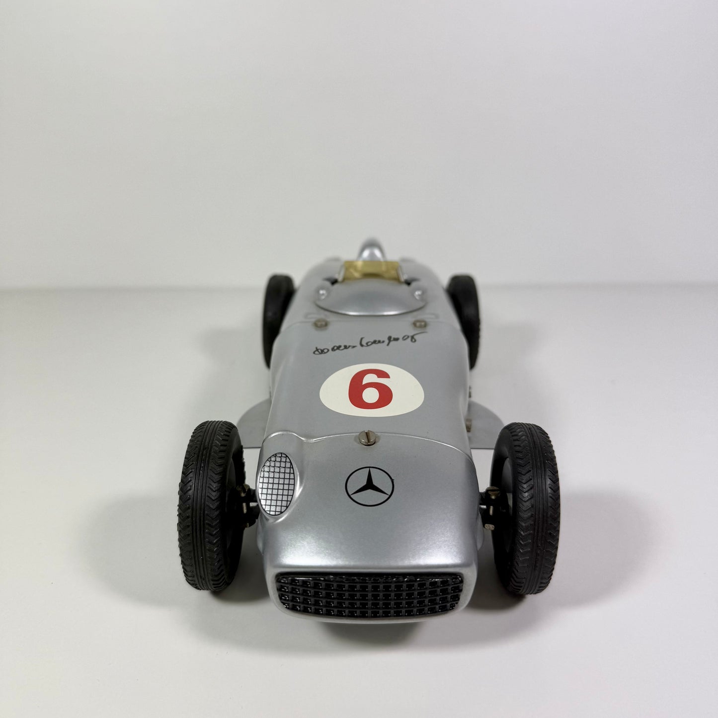 Märklin Metall Mercedes Benz 81102