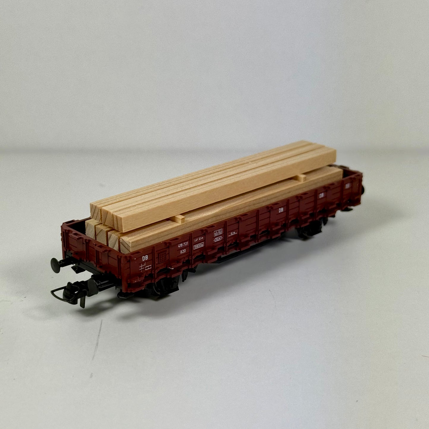 Roco 46031.C Niederbordwagen mit Holz DB DC H0