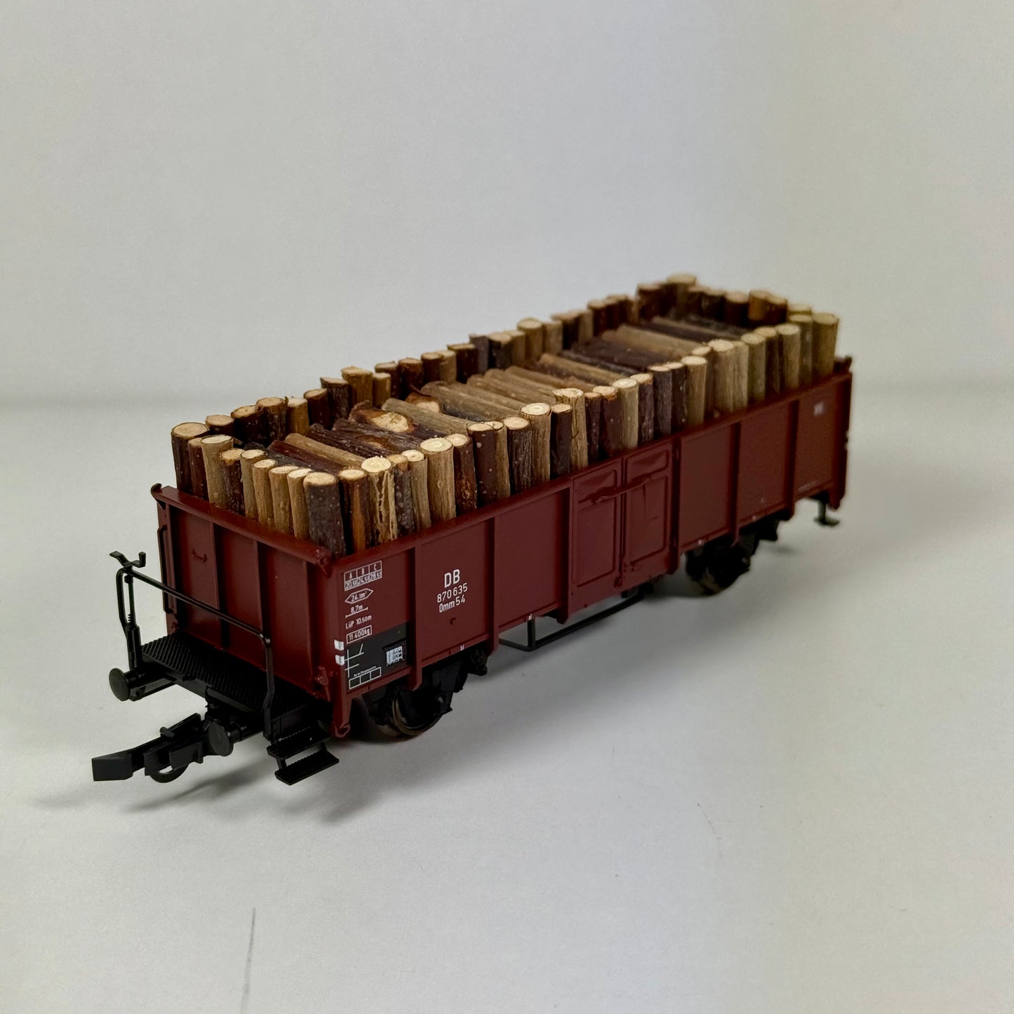 Roco 47940 Güterwagen mit Holz DB DC H0