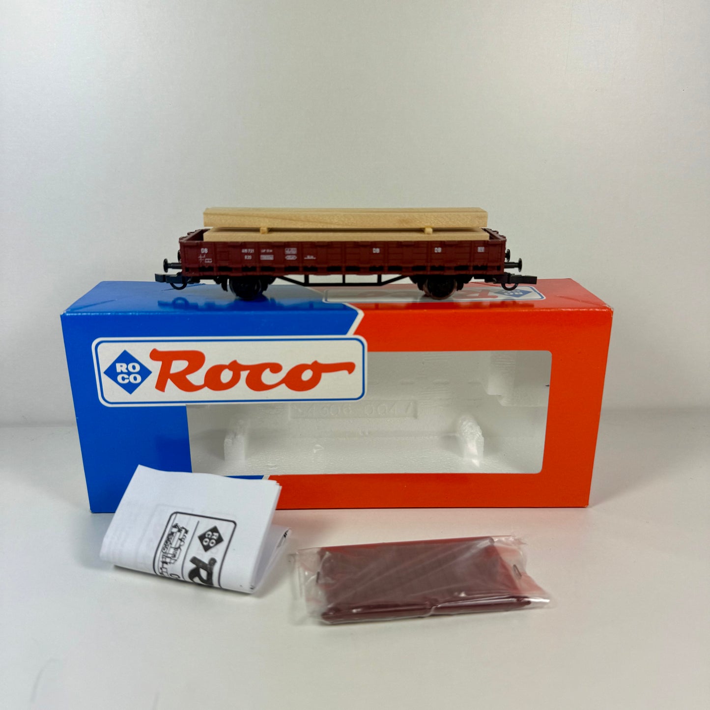 Roco 46031.C Güterwagen mit Holz DB DC H0