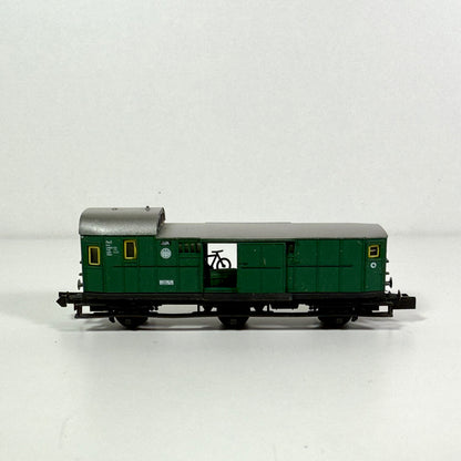 Arnold 4x Personenwagen Spur N
