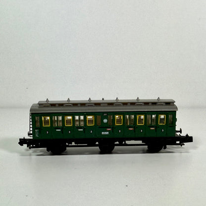 Arnold 4x Personenwagen Spur N